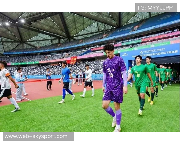 新疆年足球对抗日韩球队的精彩赛事回顾与分析 新疆年足球对抗日韩球队的精彩赛事回顾与分析